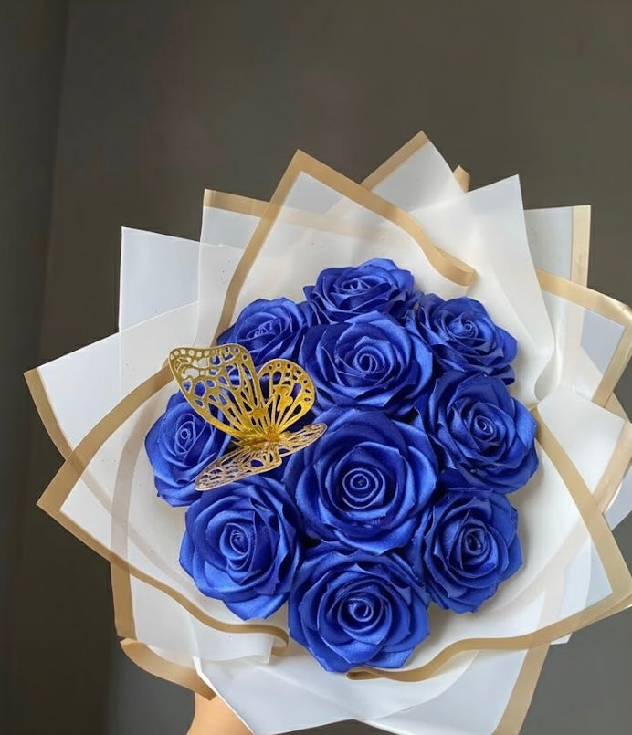 10 flowers Rose Bouquet with Gold Butterfly